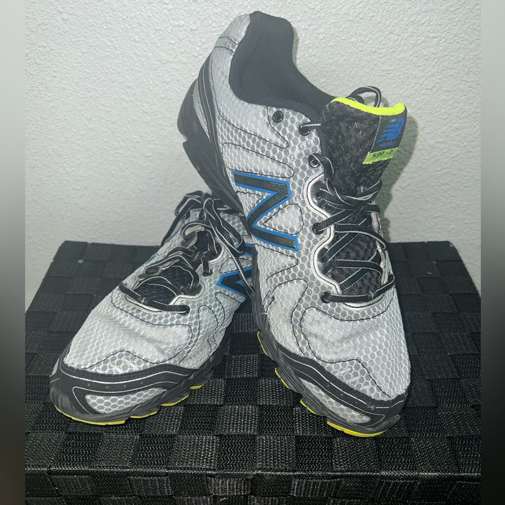 Mens New Balance 590 V2